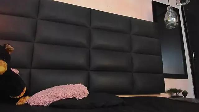Try our streaming cams variety and talk on a personal level with our adorable girls streamers, showing off their bountiful shapes and dildos.
