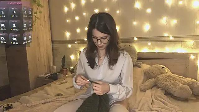 SeleneWhisper from StripChat is Freechat
