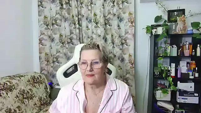 Selenna57 on StripChat 