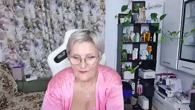 Selenna57 on StripChat 