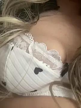 sensual_scottish_isla from StripChat is Freechat