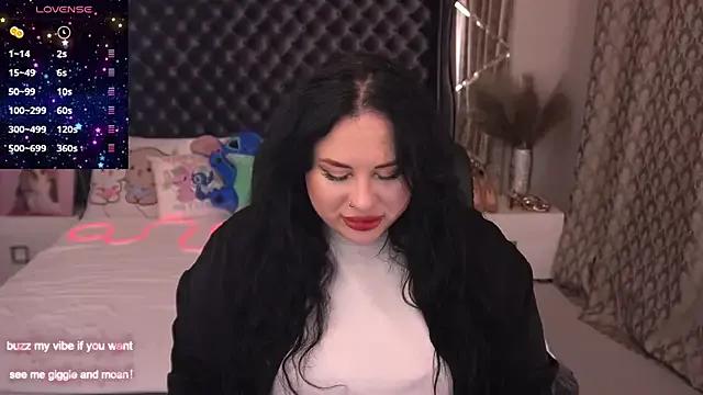 SerahMirabeli from StripChat is Freechat