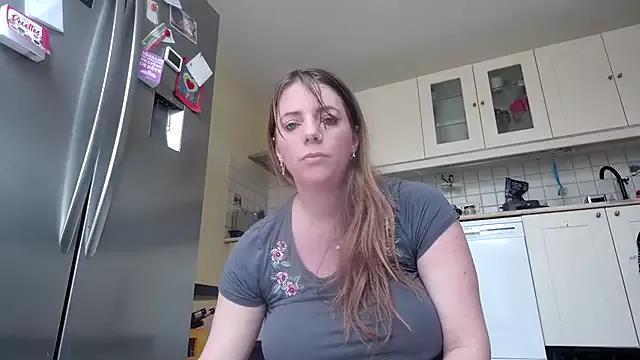 serenafr from StripChat