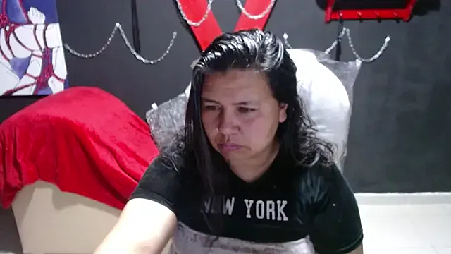 serenamystsh from StripChat is Freechat