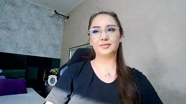 SerenaRimes from StripChat is Freechat