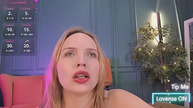SerenaWawe from StripChat