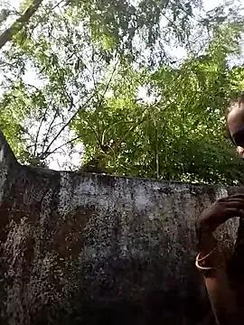 Sexi_savita from StripChat is Freechat