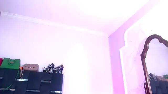 sexy-luna-star-ts from StripChat is Freechat