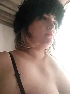 sexy_aurora_ourdoors