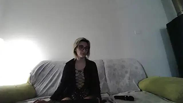 sexy_blondie92 from StripChat is Freechat