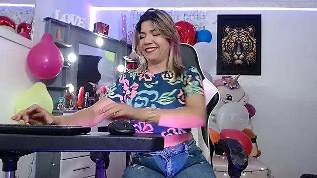 Try our streaming cams variety and talk on a personal level with our adorable girls streamers, showing off their bountiful shapes and dildos.