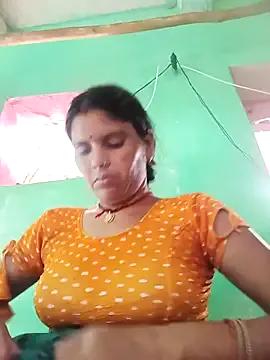 Sexy_queeny from StripChat is Freechat