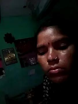Sexy_queeny from StripChat is Freechat