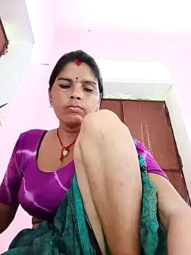 Sexy_queeny from StripChat is Freechat