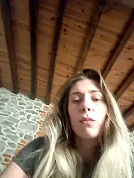 SexyAlya from StripChat is Freechat