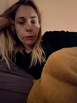 SexyAlya from StripChat is Freechat