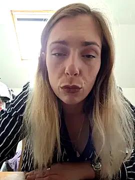 SexyAlya from StripChat is Freechat