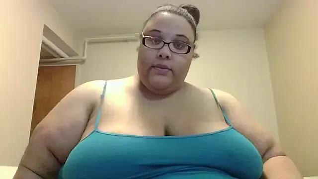 SexyBBW10790 from StripChat is Freechat