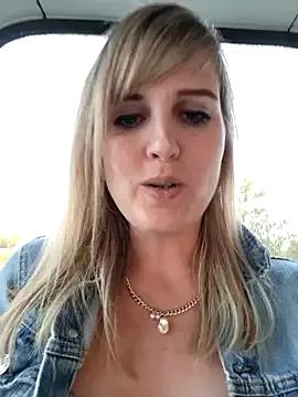 Sexybiene969 from StripChat is Freechat