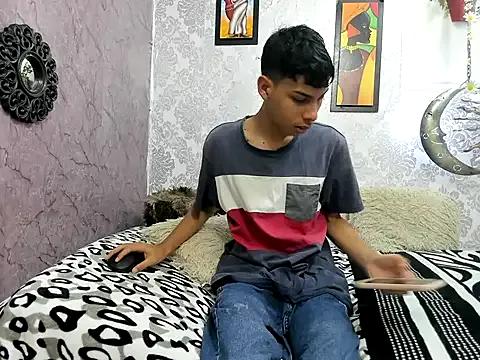 sexyboys_cutex18 from StripChat is Freechat