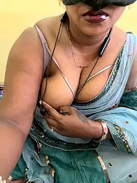 Sexyhotyrani from StripChat is Freechat