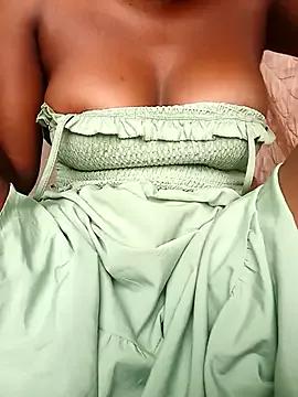 sexylalah from StripChat is Freechat