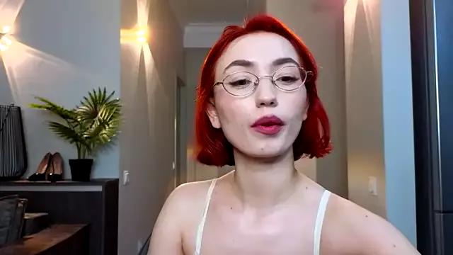 Discover SexyLeeloo from StripChat