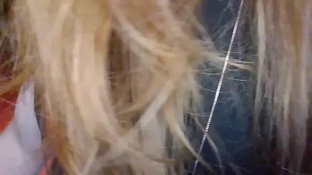sexylittlered69 from StripChat is Freechat