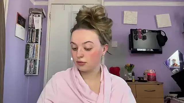 Try our streaming cams variety and talk on a personal level with our adorable girls streamers, showing off their bountiful shapes and dildos.