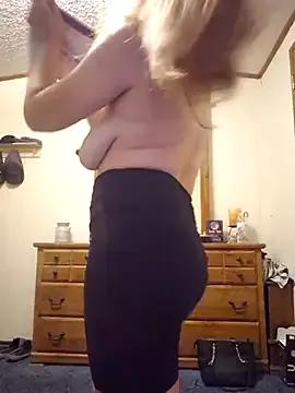 SexySexxDoll from StripChat is Freechat