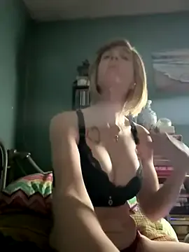 Sexytranschick from StripChat is Freechat