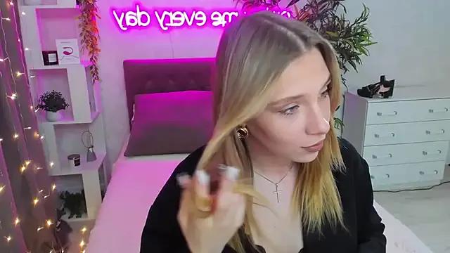 SexyyEliza from StripChat is Freechat
