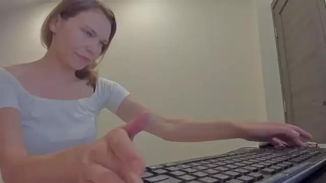 sexyyvanila from StripChat is Freechat
