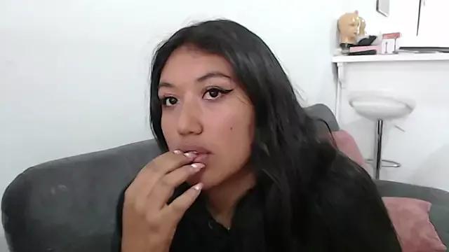 SharaRous from StripChat is Freechat