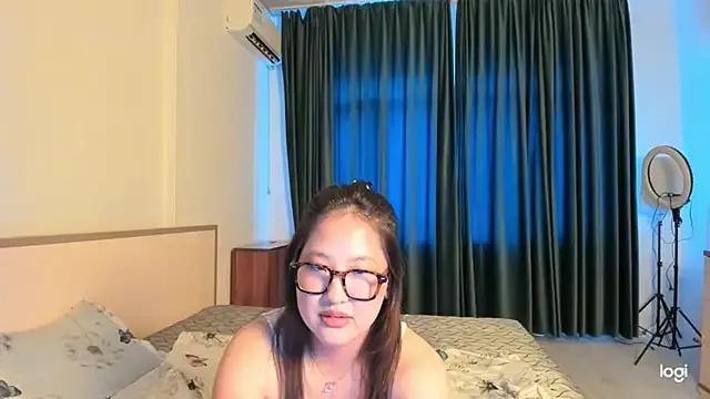 sharlin_b from StripChat is Freechat
