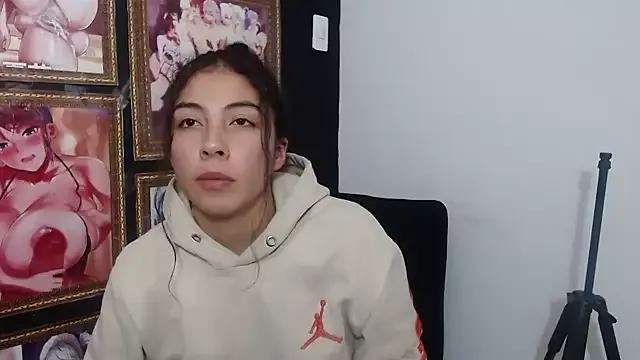 SharlinLove_ from StripChat is Freechat