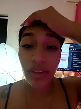 Sharlotte_Watts from StripChat is Freechat