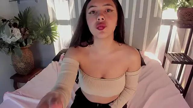 SharomHilton from StripChat is Freechat