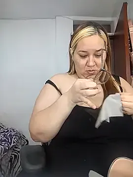 sharon-D from StripChat is Freechat