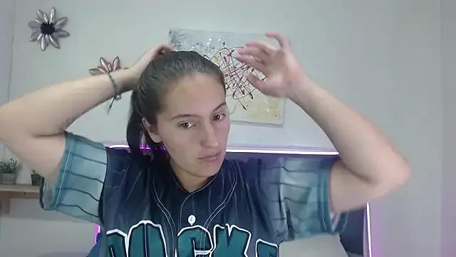 sharon_and_kloee from StripChat is Freechat