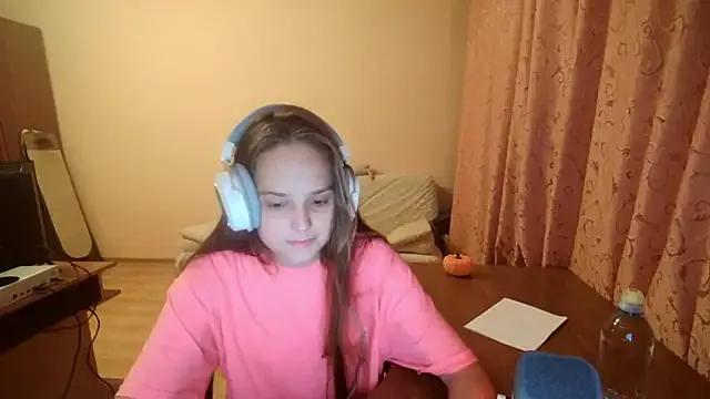 SharybbFace from StripChat is Freechat
