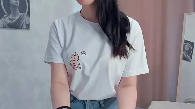 SheenaElsey from StripChat is Freechat
