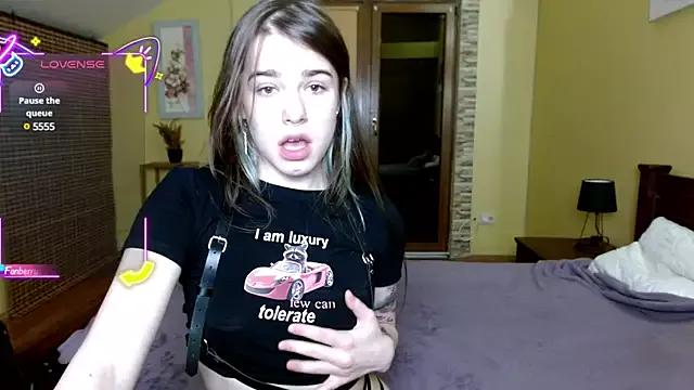 ShelyMoon on StripChat