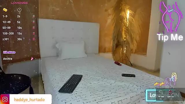 shenielxx from StripChat is Freechat