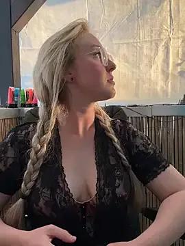 SherryOutdoor1 from StripChat is Freechat