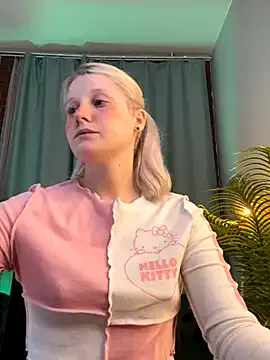 ShineJoan from StripChat is Freechat