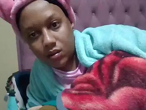 ShooingBunch from StripChat