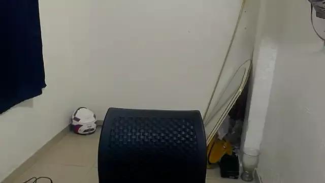 shopyymessyy from StripChat is Freechat