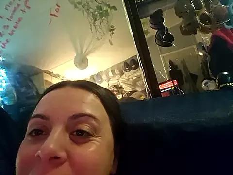 ShysluutGia from StripChat