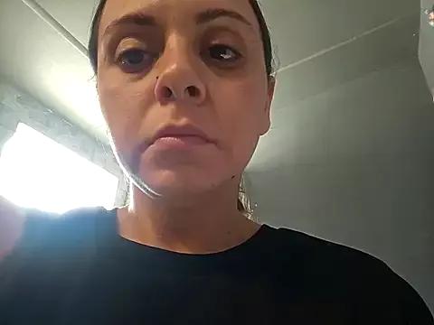 ShysluutGia from StripChat